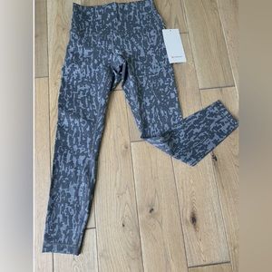 Lululemon Wunder Train HR Tight 25” *Tough Size 8 Black Asphalt Grey